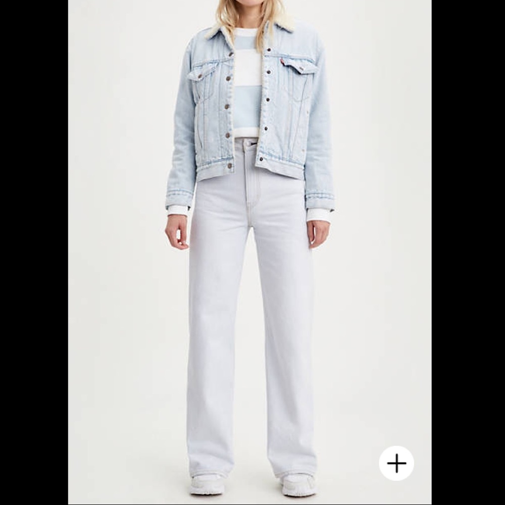 Levi’s Premium Ribcage Wide Leg Jeans in Size 27